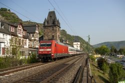 Lok der Baureihe 101 in Bacharach am Rhein, linke Rheinstrecke