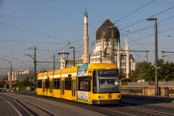 Straßenbahn Dresden Tram NGT6DD SachsenTram mit Yenidze