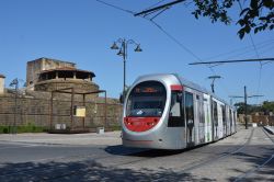 Straßenbahn Florenz Firenze Tram AnsaldoBreda Sirio Hitachi an der Festung Fortezza da Basso