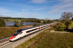 SBB Neigetechnik-Triebzug Astoro RABe 503 als EuroCityExpress ECE München-Zürich im Allgäu