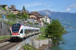 Stadler FLIRT Triebzug 523 der SBB als S-Bahn/RER am Genfersee/Lac Léman